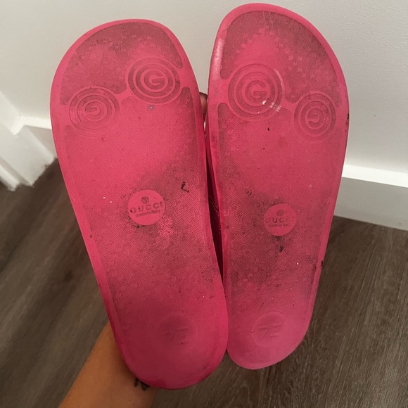 Hot pink Gucci pool slides - Picture 4 of 5